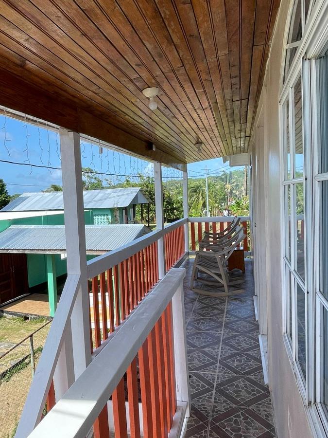 Christina'S Guest House Official Малий Кукурудзяний острів Екстер'єр фото