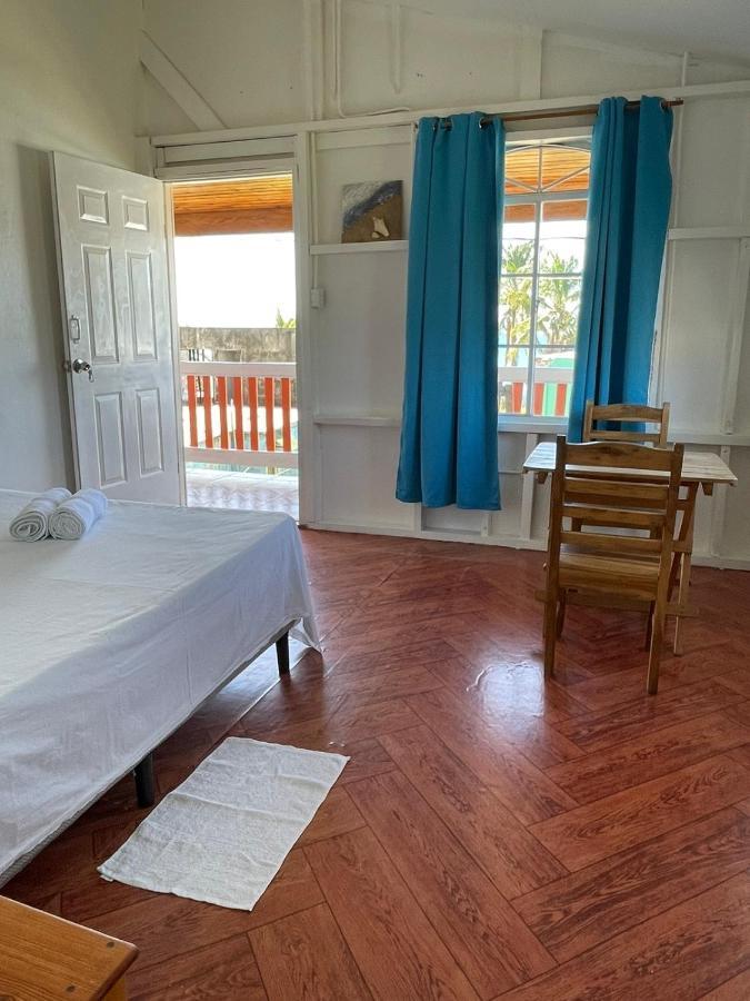 Christina'S Guest House Official Малий Кукурудзяний острів Екстер'єр фото
