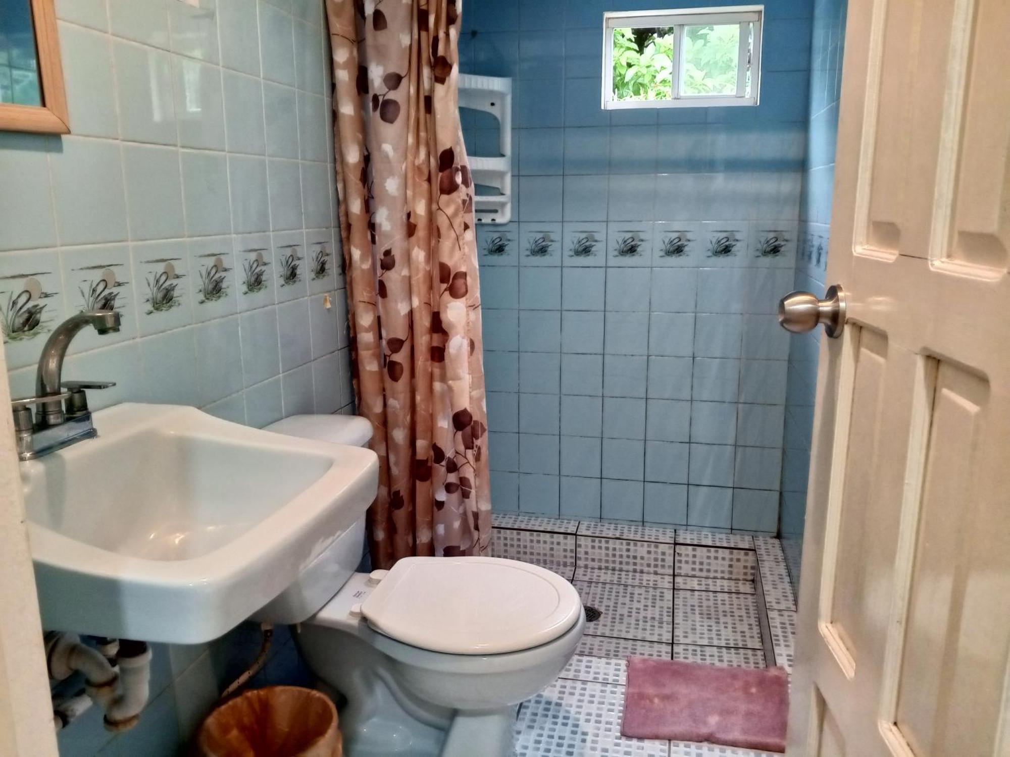 Christina'S Guest House Official Малий Кукурудзяний острів Екстер'єр фото
