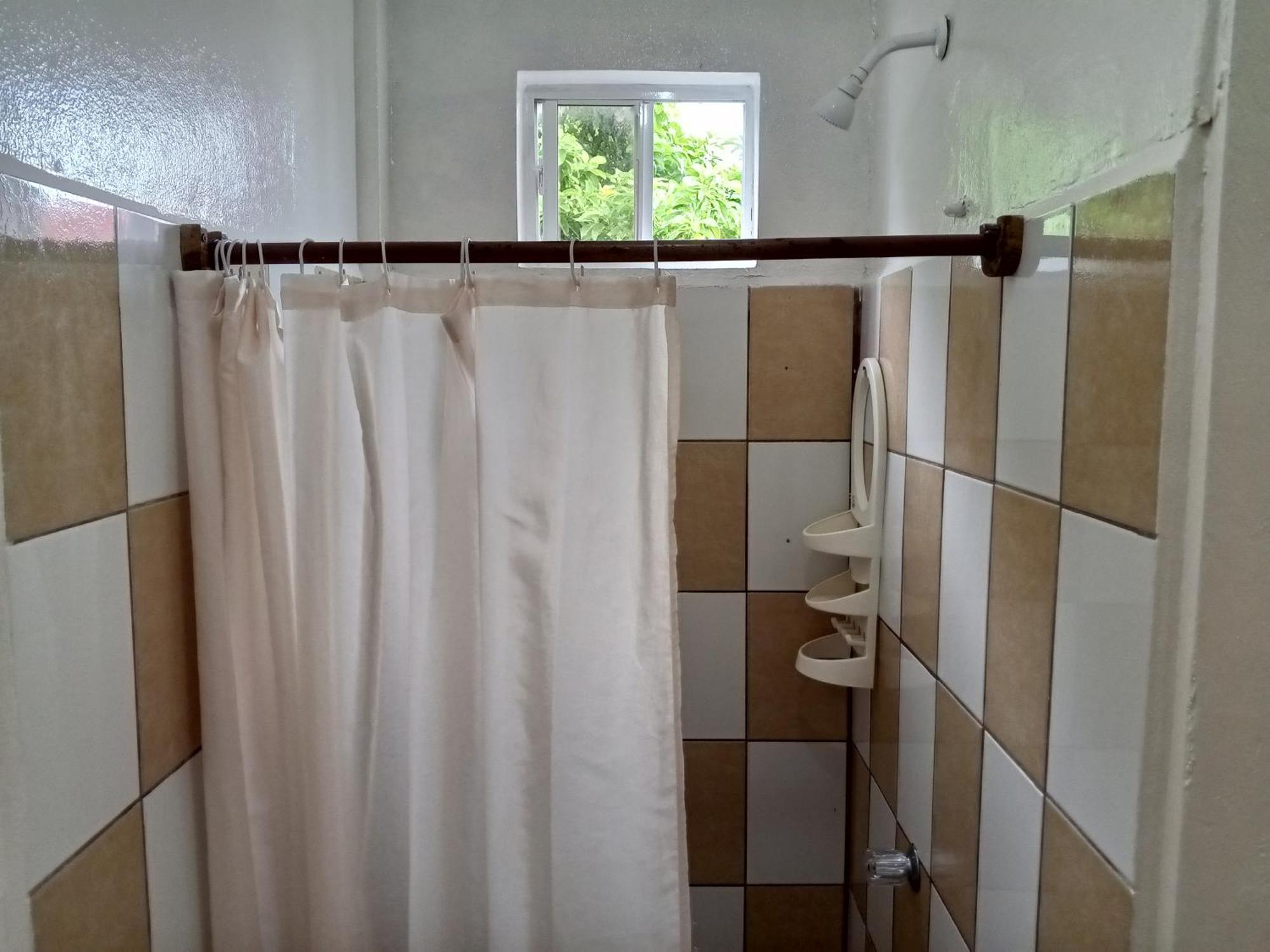 Christina'S Guest House Official Малий Кукурудзяний острів Екстер'єр фото
