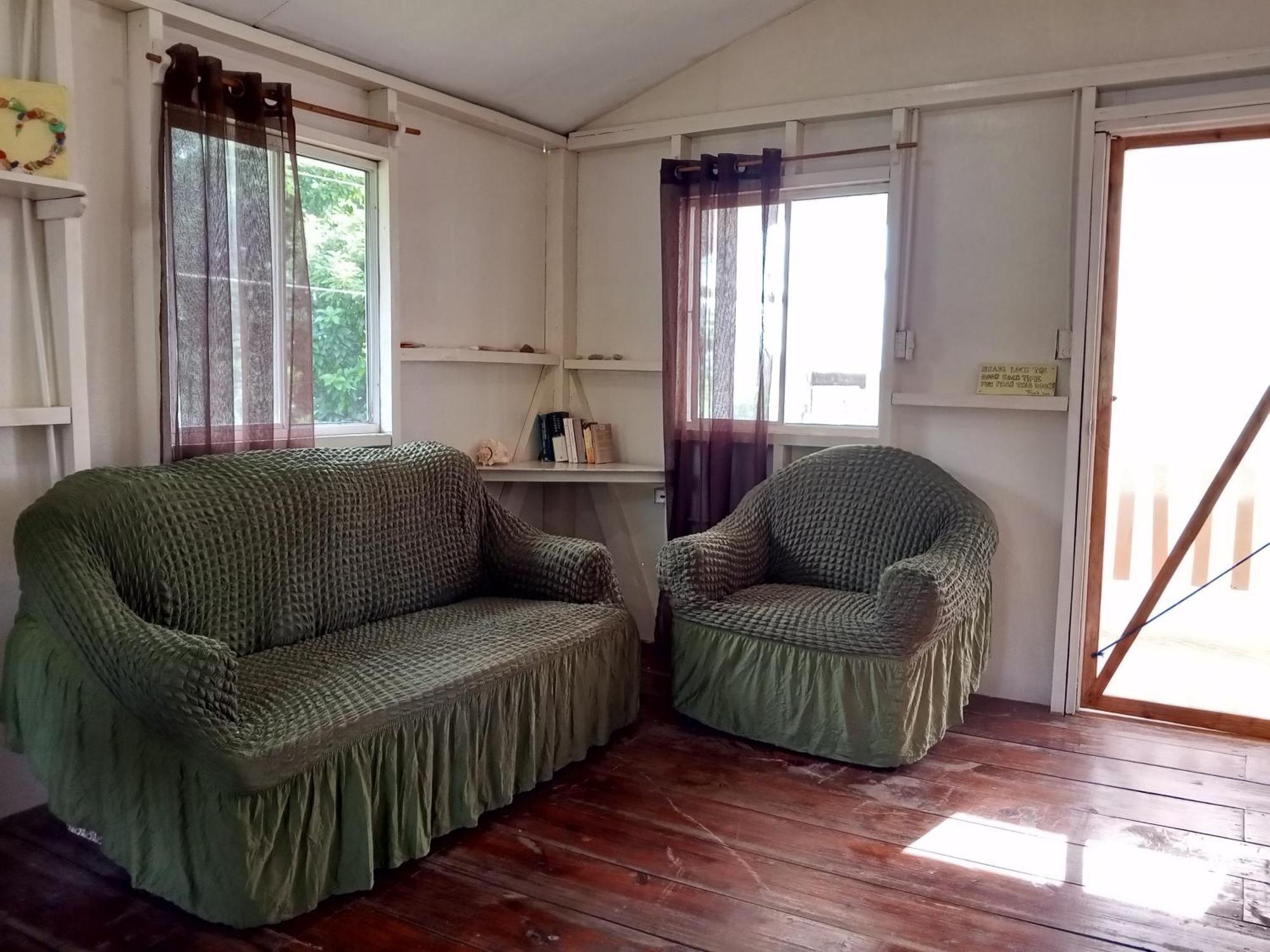 Christina'S Guest House Official Малий Кукурудзяний острів Екстер'єр фото