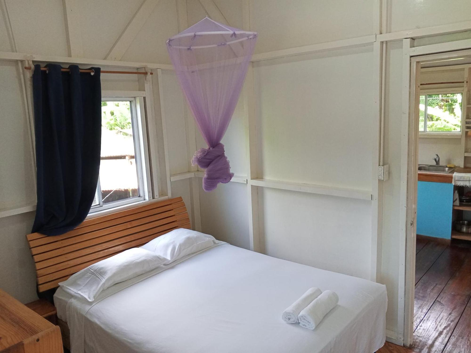 Christina'S Guest House Official Малий Кукурудзяний острів Екстер'єр фото