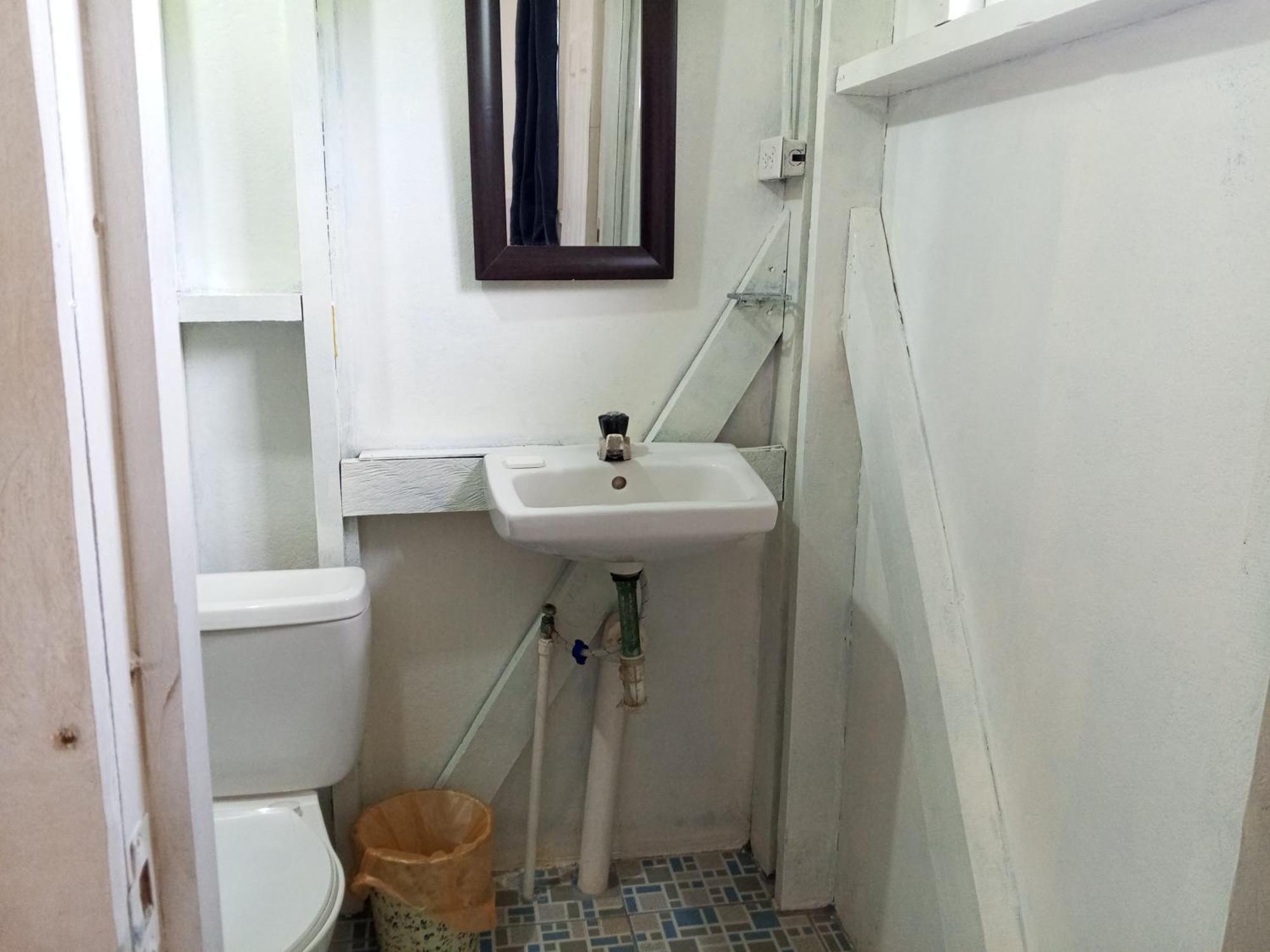 Christina'S Guest House Official Малий Кукурудзяний острів Екстер'єр фото